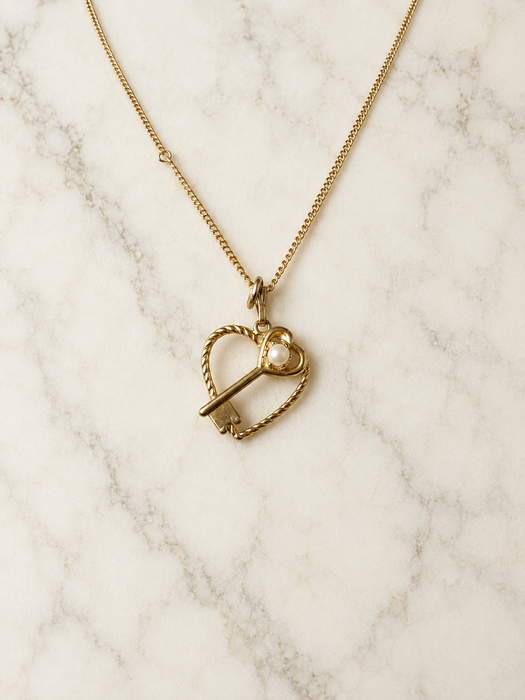 Sweetheart Key Pendant Necklace I Sarah Coventry