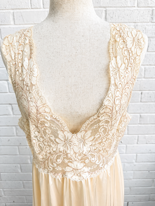 Ivory Reverie Lace Maxi Dress