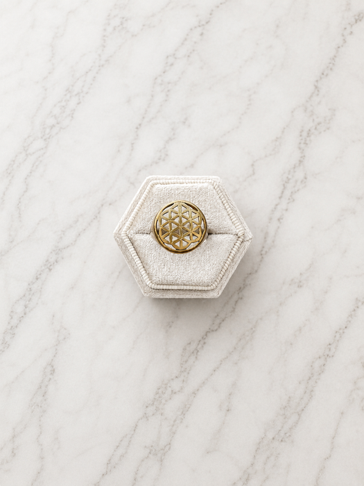 Golden Lattice Statement Ring