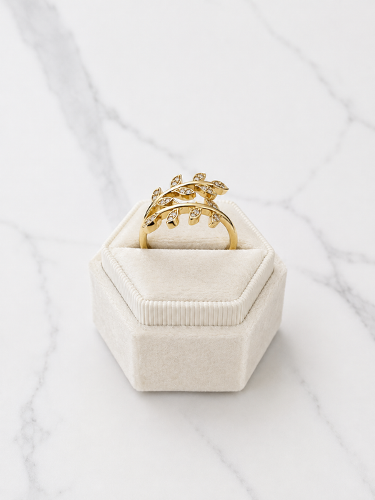 Laurel Vine Ring
